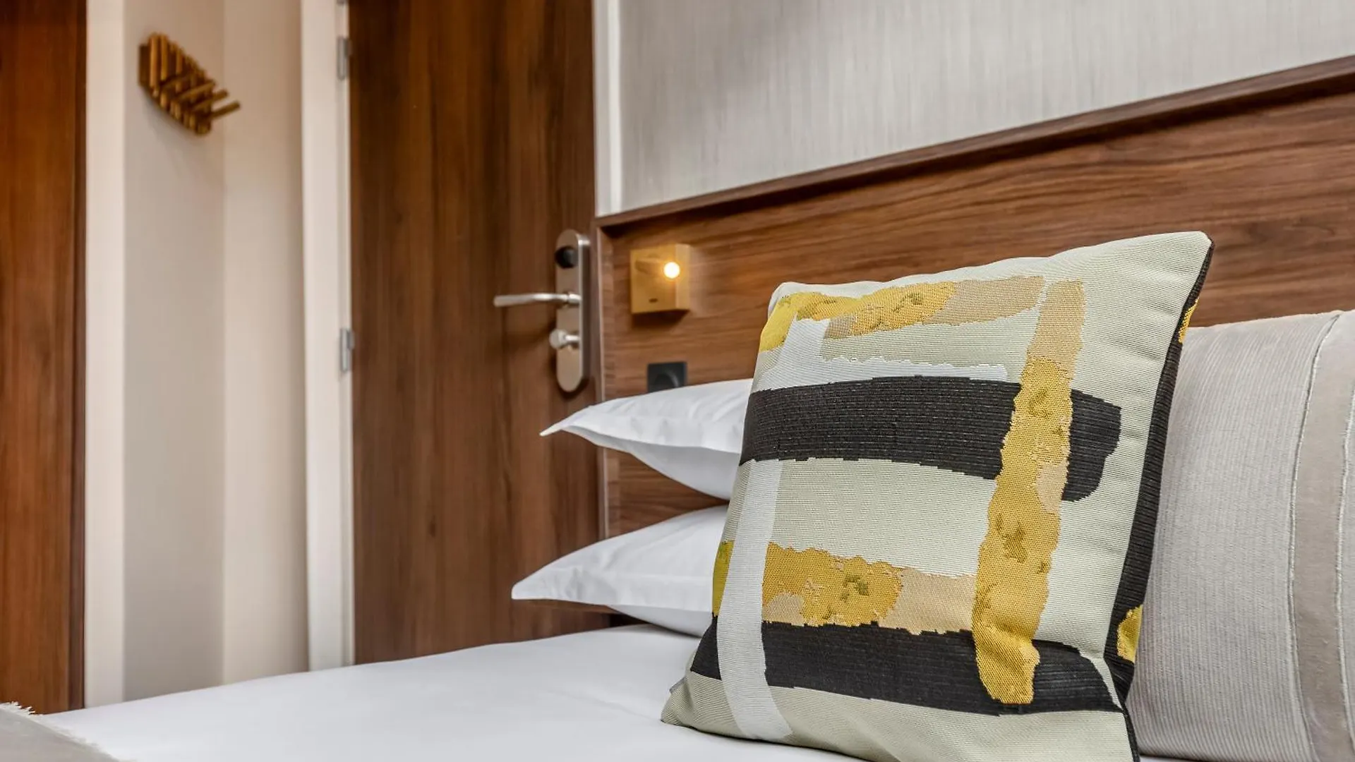 Hotel Le Madame By Sweett 4*