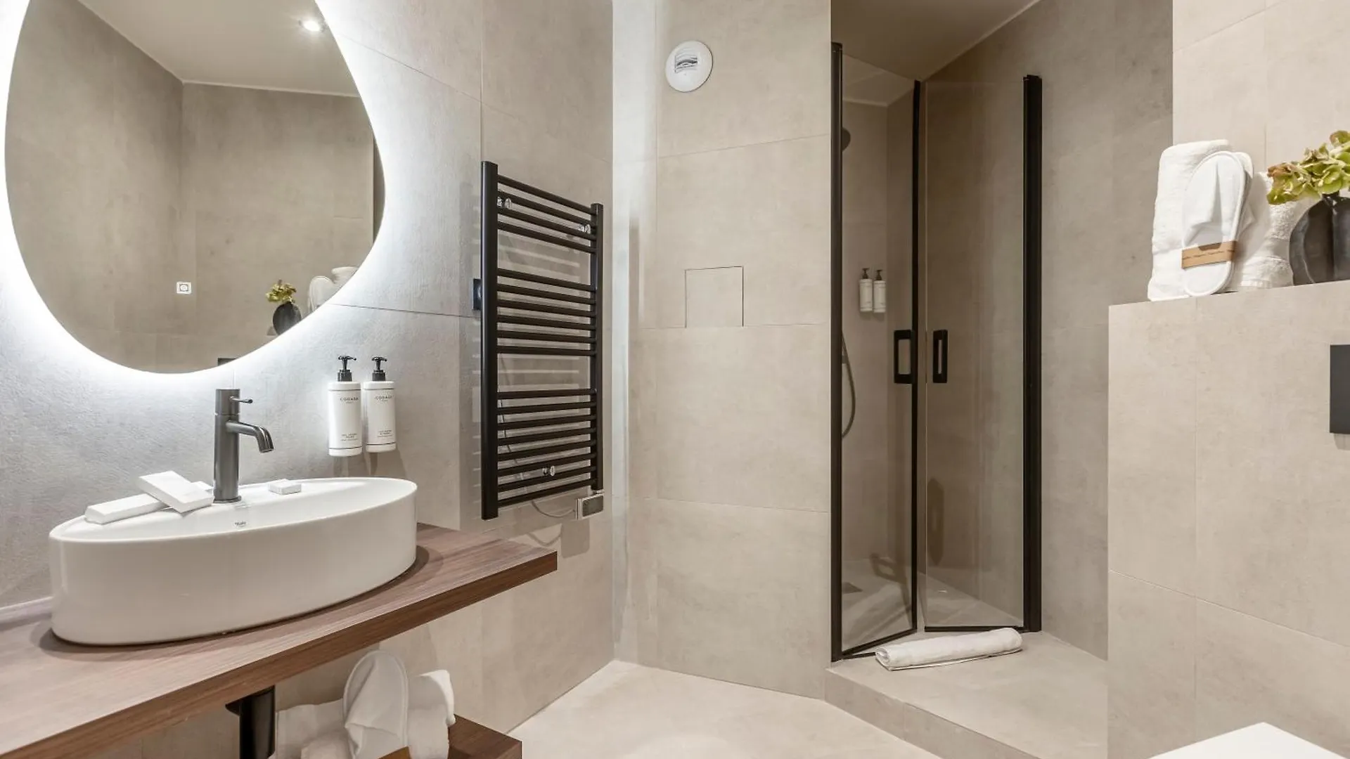 Hotel Le Madame By Sweett 4*